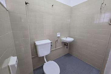 FOR SALE / UNTUK DIJUAL Setiawangsa Wangsa Maju Kuala Lumpur Refurbished 2 Storey Intermediate Freehold Non bumi Lot