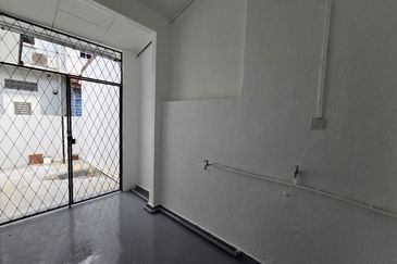 FOR SALE / UNTUK DIJUAL Setiawangsa Wangsa Maju Kuala Lumpur Refurbished 2 Storey Intermediate Freehold Non bumi Lot