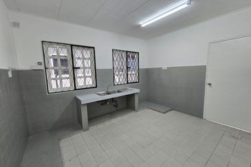 FOR SALE / UNTUK DIJUAL Setiawangsa Wangsa Maju Kuala Lumpur Refurbished 2 Storey Intermediate Freehold Non bumi Lot