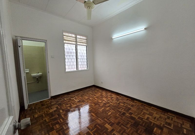 FOR SALE / UNTUK DIJUAL Setiawangsa Wangsa Maju Kuala Lumpur Refurbished 2 Storey Intermediate Freehold Non bumi Lot
