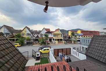 FOR SALE / UNTUK DIJUAL Setiawangsa Wangsa Maju Kuala Lumpur Refurbished 2 Storey Intermediate Freehold Non bumi Lot