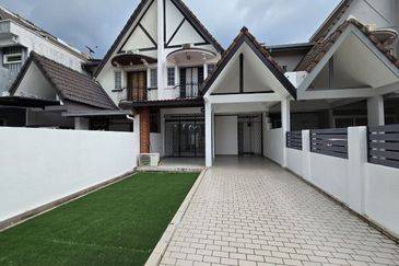 FOR SALE / UNTUK DIJUAL Setiawangsa Wangsa Maju Kuala Lumpur Refurbished 2 Storey Intermediate Freehold Non bumi Lot