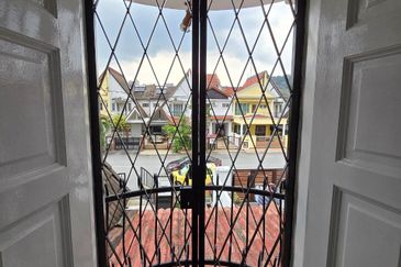 FOR SALE / UNTUK DIJUAL Setiawangsa Wangsa Maju Kuala Lumpur Refurbished 2 Storey Intermediate Freehold Non bumi Lot