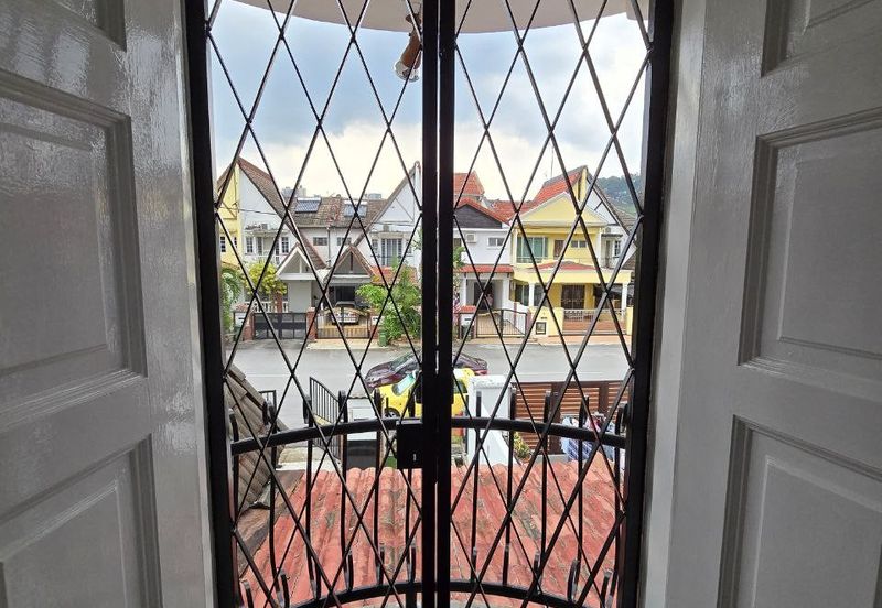 FOR SALE / UNTUK DIJUAL Setiawangsa Wangsa Maju Kuala Lumpur Refurbished 2 Storey Intermediate Freehold Non bumi Lot