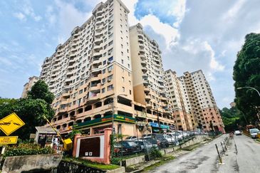 Saujana Ria Apartment