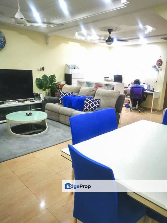 FOR SALE / UNTUK DIJUAL 2 Storey Terrace Jalan Pekaka, Seksyen 8, Kota Damansara, Selangor, Kota Damansara