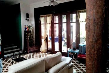 FOR SALE / UNTUK DIJUAL Bungalow Three Storey Subang Height, Subang Jaya FREEHOLD NON BUMI