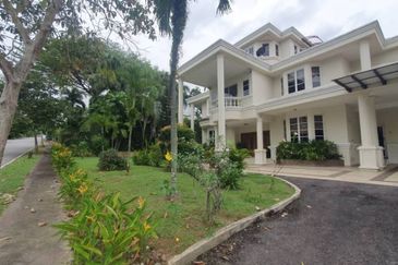 KGSAAS Golf Club, Seksyen 13