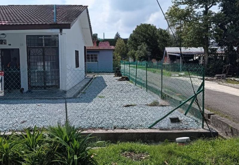 FOR SALE / UNTUK DIJUAL End Lot Single Storey Taman Medan Indah, Telok Panglima Garang Selangor