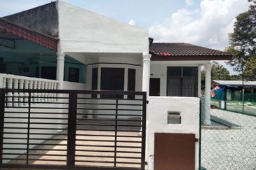 FOR SALE / UNTUK DIJUAL End Lot Single Storey Taman Medan Indah, Telok Panglima Garang Selangor