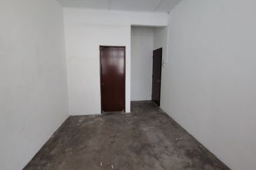 FOR SALE / UNTUK DIJUAL End Lot Single Storey Taman Medan Indah, Telok Panglima Garang Selangor