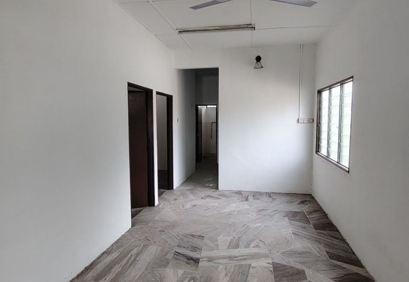 FOR SALE / UNTUK DIJUAL End Lot Single Storey Taman Medan Indah, Telok Panglima Garang Selangor