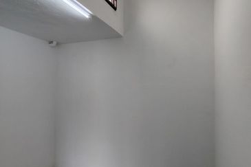 FOR SALE / UNTUK DIJUAL End Lot Single Storey Taman Medan Indah, Telok Panglima Garang Selangor