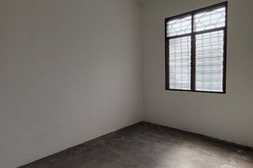 FOR SALE / UNTUK DIJUAL End Lot Single Storey Taman Medan Indah, Telok Panglima Garang Selangor