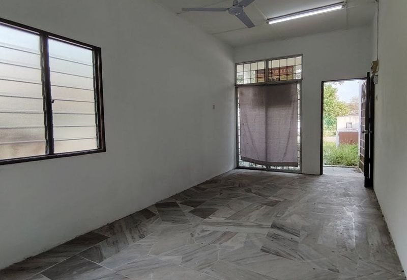 FOR SALE / UNTUK DIJUAL End Lot Single Storey Taman Medan Indah, Telok Panglima Garang Selangor
