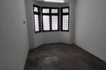 FOR SALE / UNTUK DIJUAL End Lot Single Storey Taman Medan Indah, Telok Panglima Garang Selangor