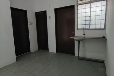 FOR SALE / UNTUK DIJUAL End Lot Single Storey Taman Medan Indah, Telok Panglima Garang Selangor