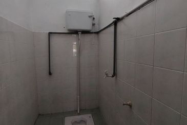 FOR SALE / UNTUK DIJUAL End Lot Single Storey Taman Medan Indah, Telok Panglima Garang Selangor