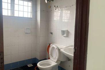 Non bumi 2 storey terrace house mutiara Subang