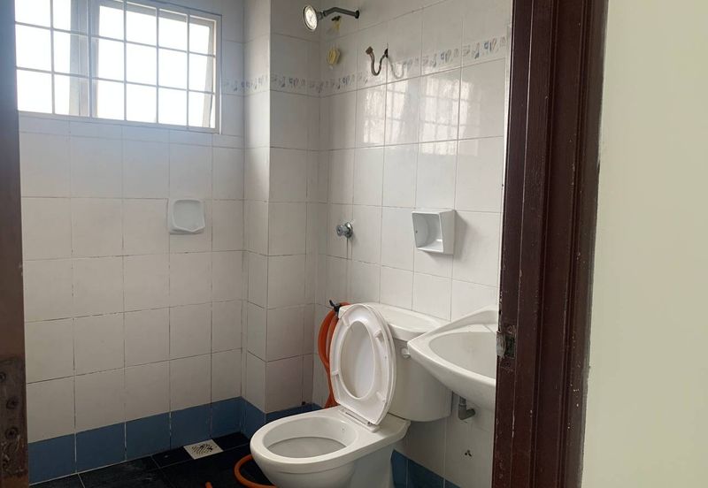 Non bumi 2 storey terrace house mutiara Subang