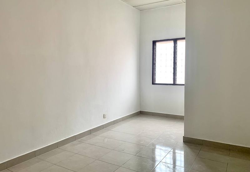 Non bumi 2 storey terrace house mutiara Subang