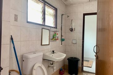 Non bumi 2 storey terrace house mutiara Subang