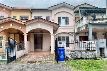 Non bumi 2 storey terrace house mutiara Subang