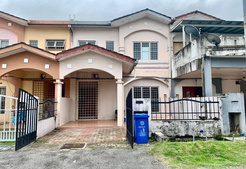 Non bumi 2 storey terrace house mutiara Subang