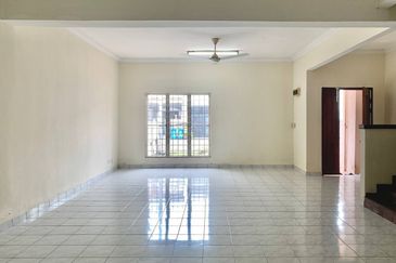 Non bumi 2 storey terrace house mutiara Subang