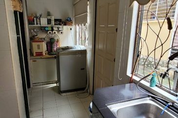 Renovated 2 storey house Aman Subang Bestari