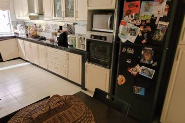 Renovated 2 storey house Aman Subang Bestari