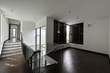 Tiana Elmina Gardens