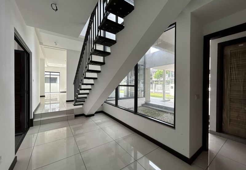 Tiana Elmina Gardens