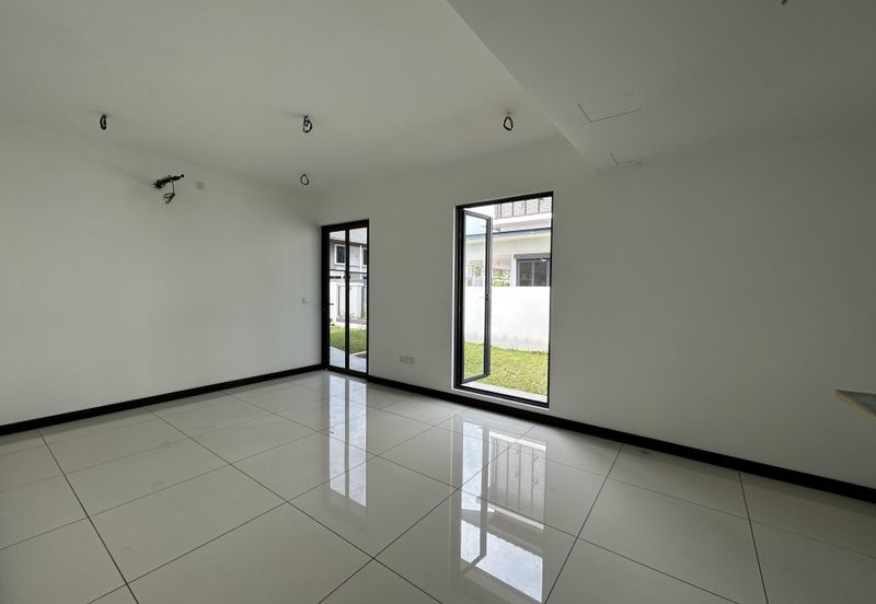 Tiana Elmina Gardens