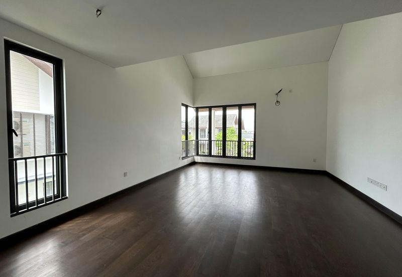 Tiana Elmina Gardens