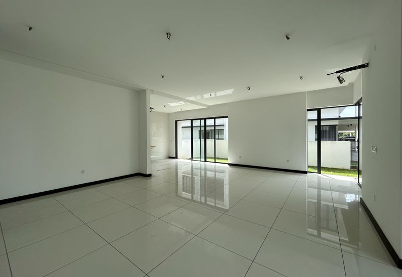 Tiana Elmina Gardens