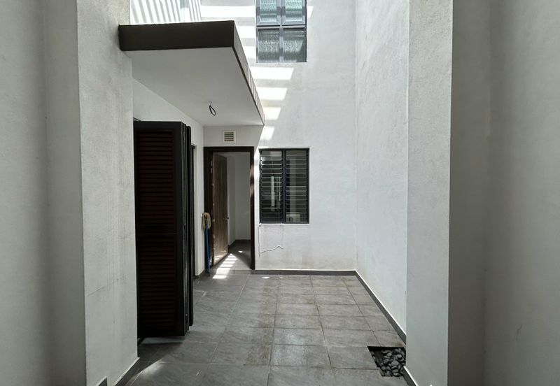 Tiana Elmina Gardens