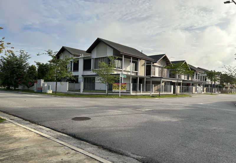 Tiana Elmina Gardens