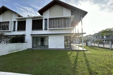 Tiana Elmina Gardens