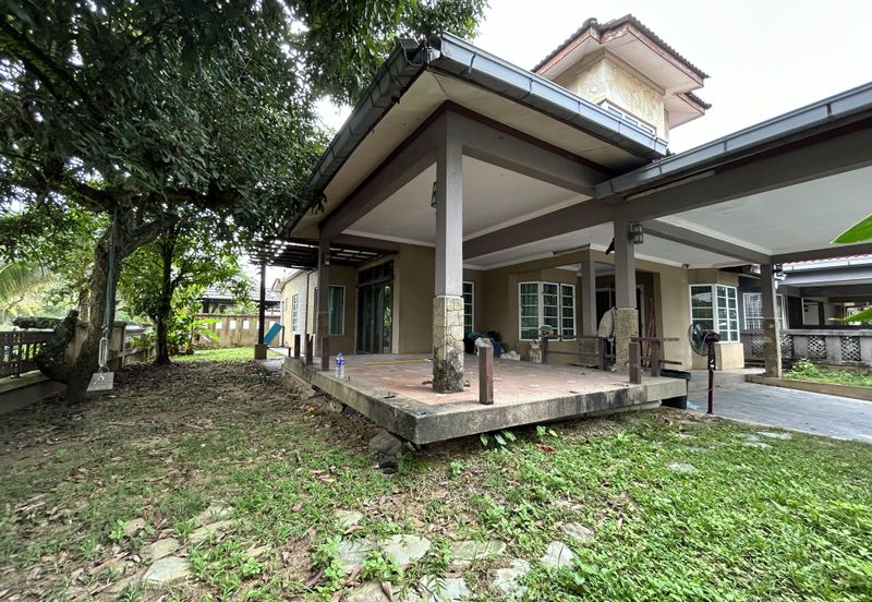 Corner lot 2 storey terrace house Subang Bestari