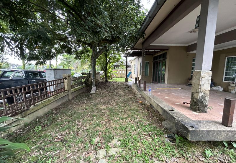 Corner lot 2 storey terrace house Subang Bestari
