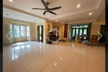 Corner lot 2 storey terrace house Subang Bestari