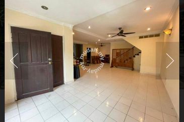 Corner lot 2 storey terrace house Subang Bestari