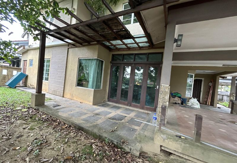 Corner lot 2 storey terrace house Subang Bestari