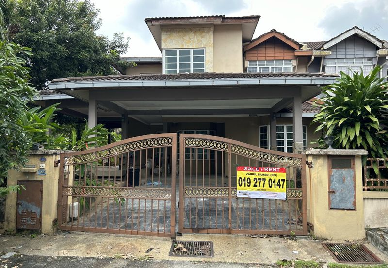 Corner lot 2 storey terrace house Subang Bestari