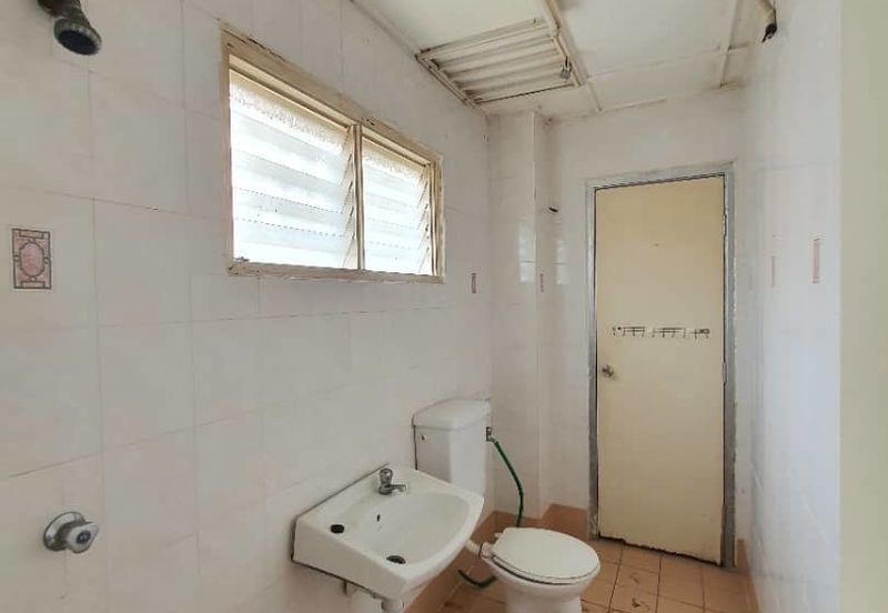 Non bumi 2storey terrace house Mitiara Subang