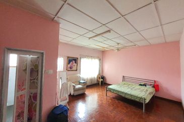 Non bumi 2storey terrace house Mitiara Subang