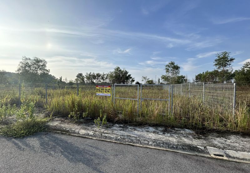 Bungalow lot Subang Bestari near MRT Kwasa Land