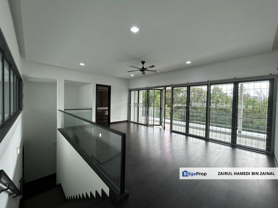 3 Storey Superlink in Thistle Grove, Denai Alam, Selangor, Denai Alam
