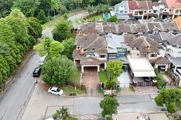 Bukit Jelutong